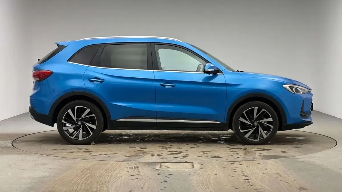 Usado MG ZS Trophy 196 HP (144 kW) 2025 Azul SUV