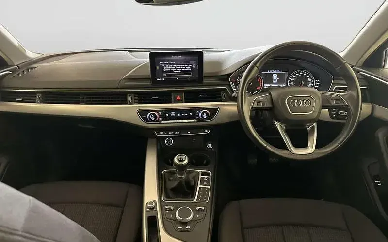 Usado Audi A4 Performance 150 HP (110 kW) 2018 Preto Sedan