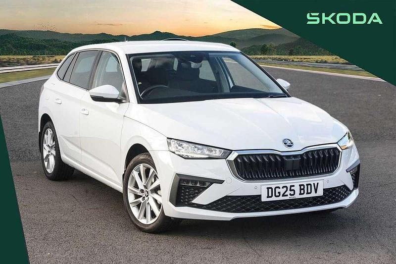 Moon white metallic Used 2025 Skoda Scala SE L Hatchback | £21,995 (Expensive) - Image 1/4