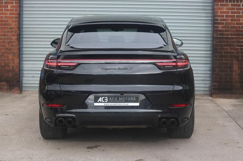 Used Porsche Cayenne Turbo E-Hybrid 2021 Black SUV