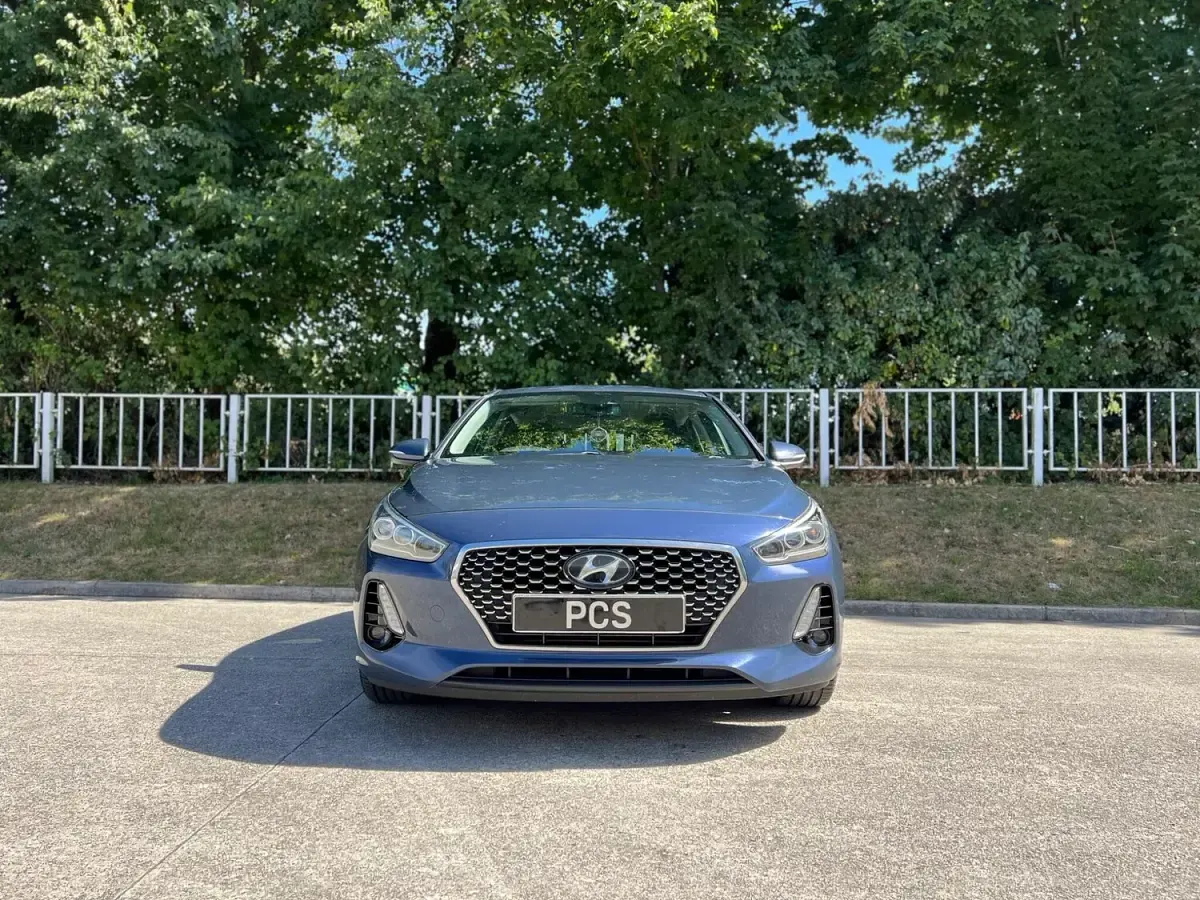 Used Hyundai i30 SE 120 HP (88 kW) 2018 Blue Hatchback