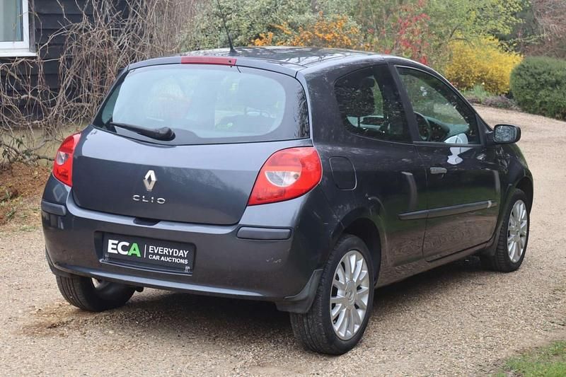 Used Renault Clio II Dynamique 2008 Grey Hatchback