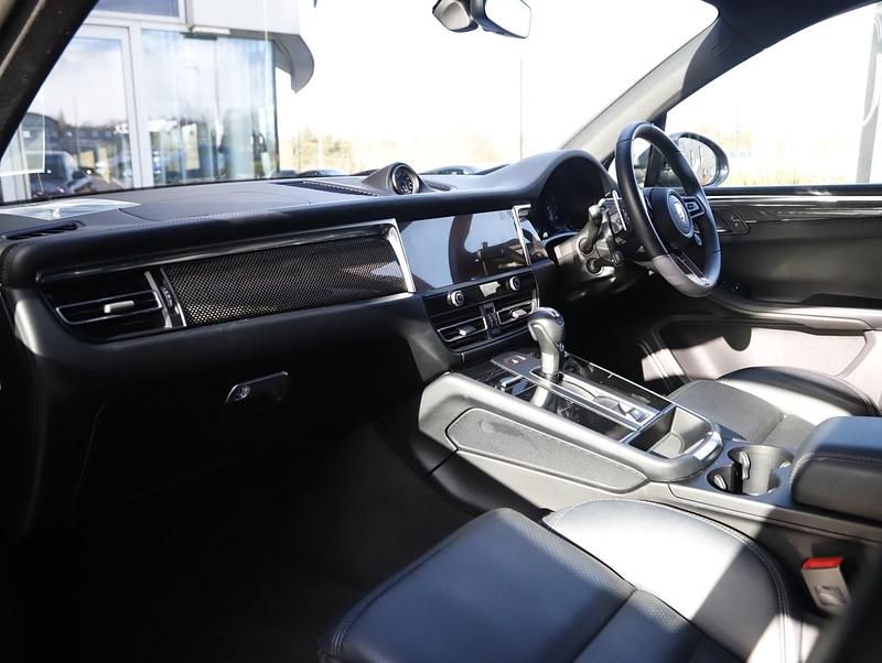 Used Porsche Macan 265 HP (194 kW) 2023 Grey SUV