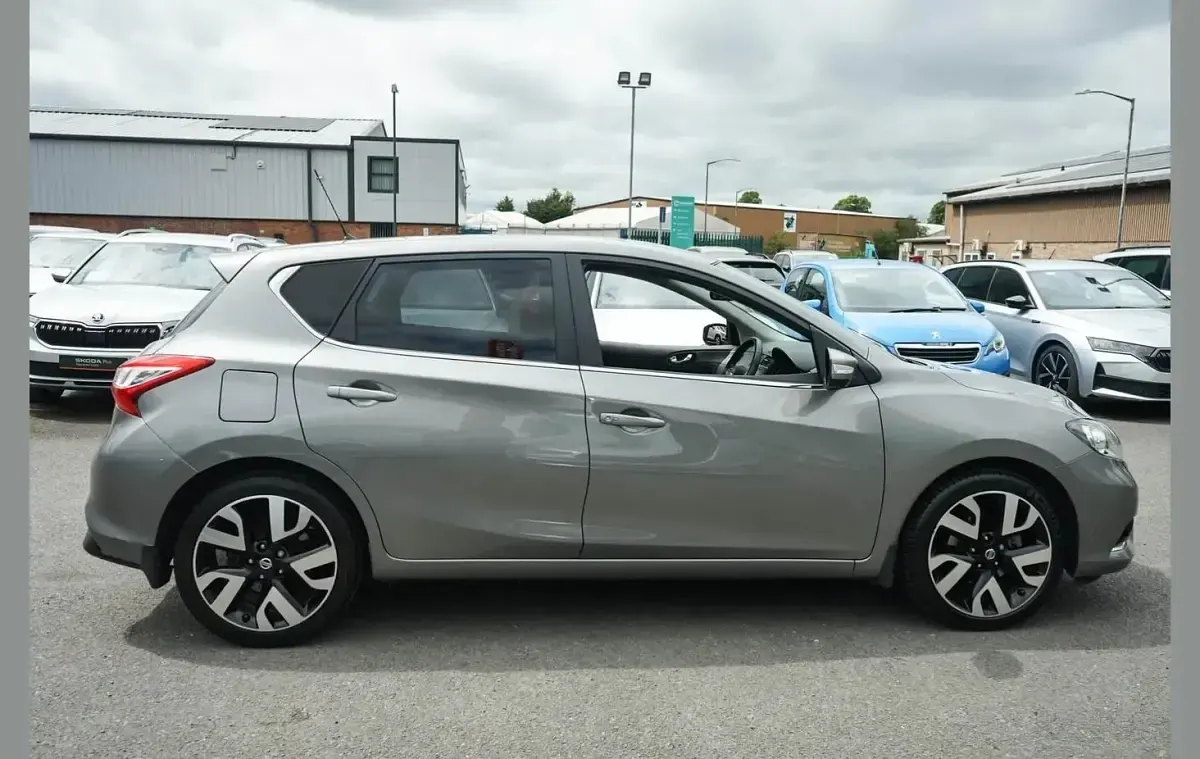 Used Nissan Pulsar Tekna 115 HP (84 kW) 2018 Grey Hatchback