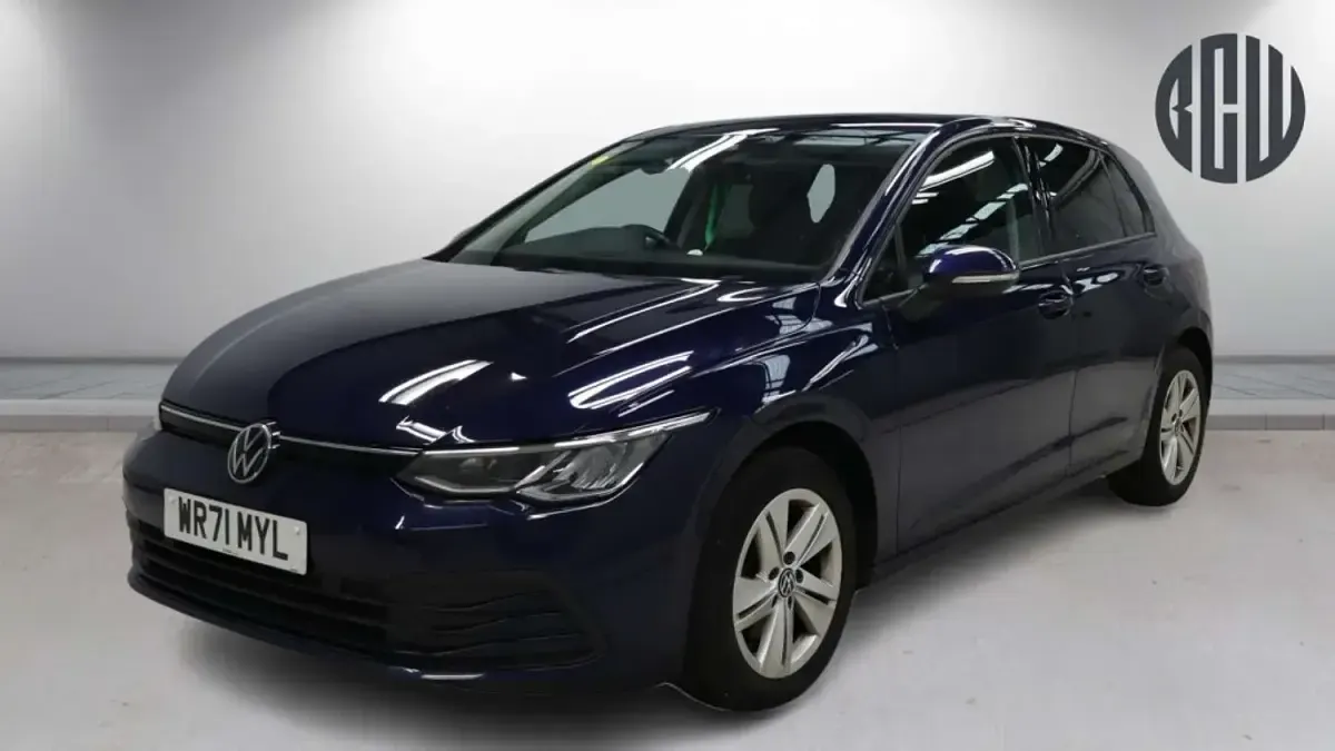 Used VW Golf VII Life 150 HP (110 kW) 2021 Blue Hatchback