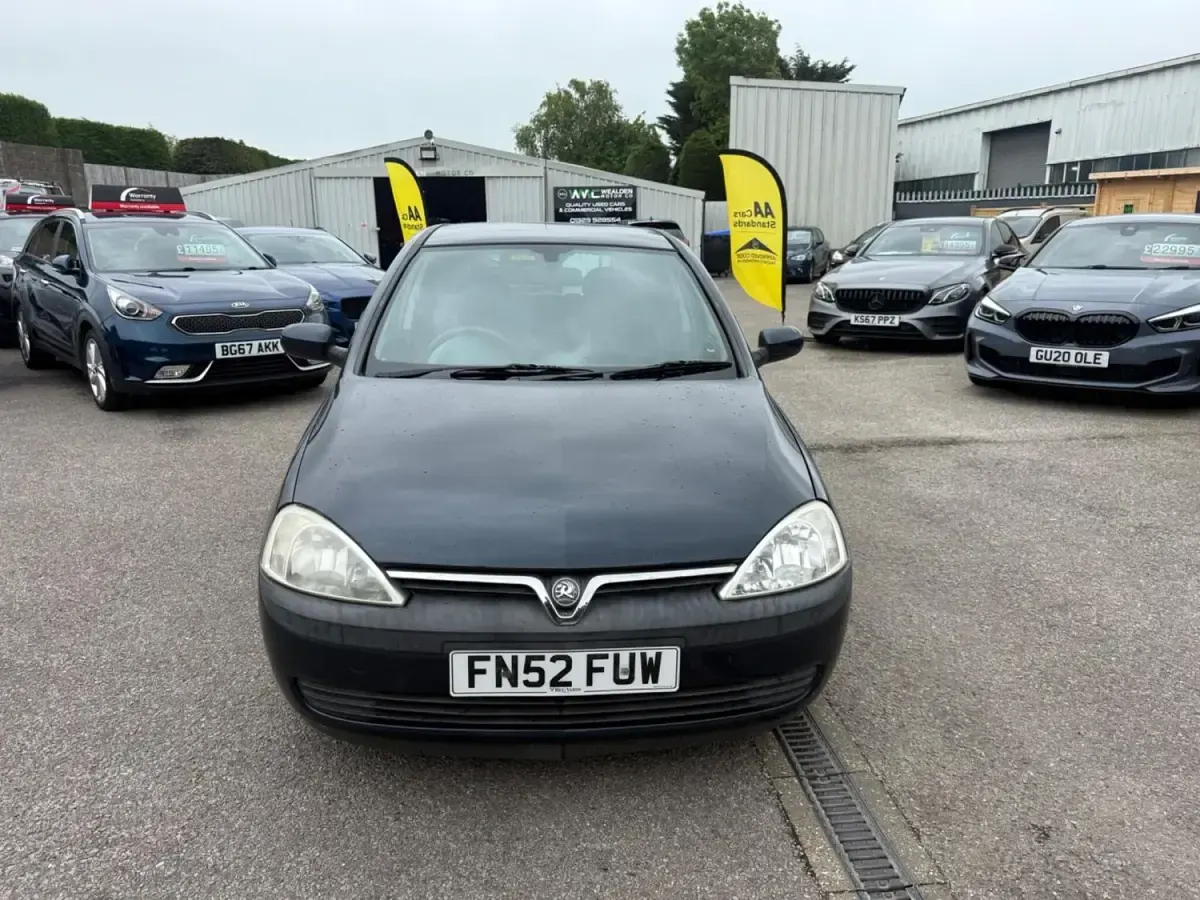Używany Vauxhall Corsa Comfort 2002 Niebieski Hatchback