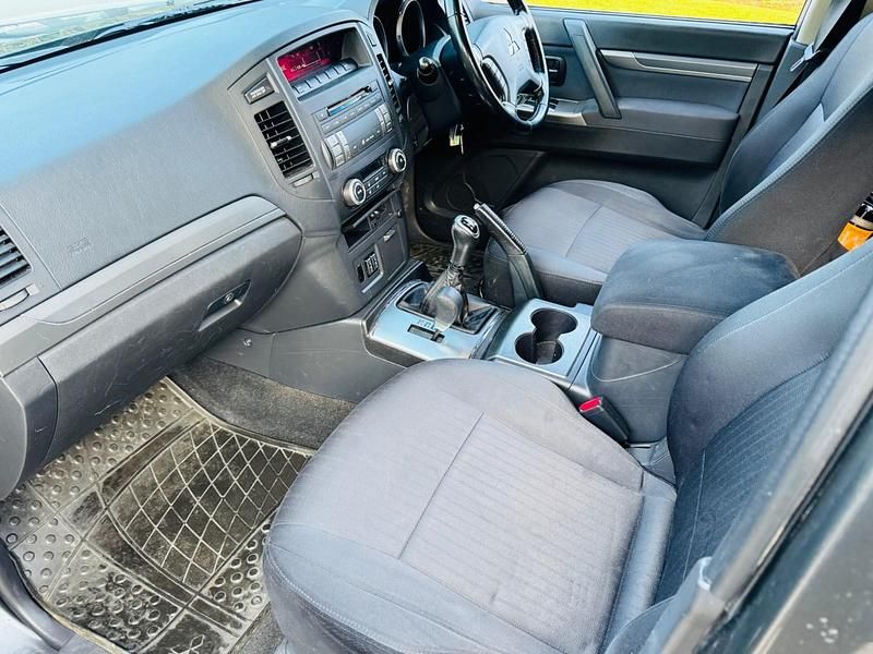 Used Mitsubishi Shogun 197 HP (144 kW) 2013 Grey SUV