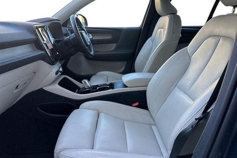 Usado Volvo XC40 Inscription 197 HP (144 kW) 2020 Azul SUV