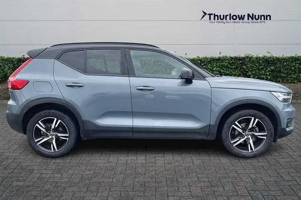 Used Volvo XC40 R-Design 163 HP (119 kW) 2020 SUV