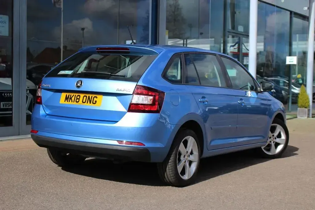 Used Skoda Rapid SE 95 HP (69 kW) 2018 Blue Hatchback