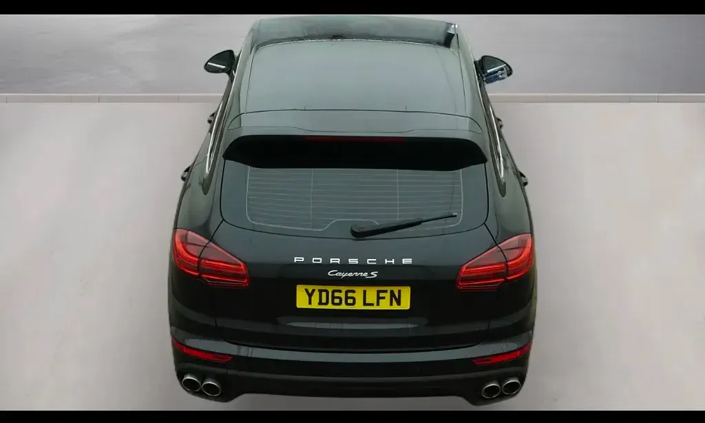 Used Porsche Cayenne 380 HP (279 kW) 2016 Black SUV