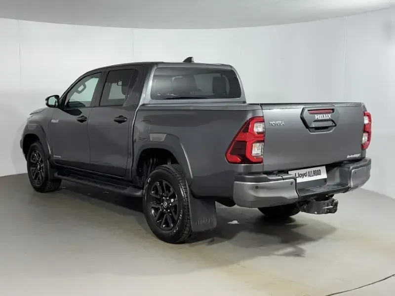 Used Toyota HiLux 204 HP (150 kW) 2023 Grey Pickup