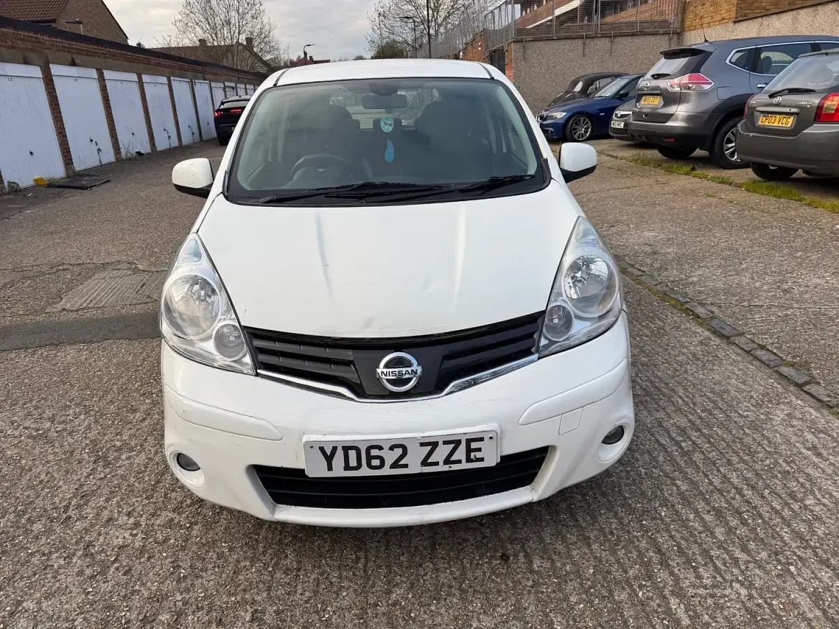 Used Nissan Note N-TEC 110 HP (80 kW) 2012 White Hatchback