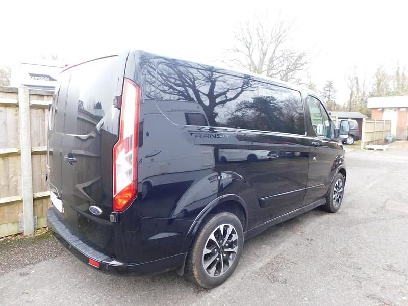 Used Ford Transit Custom Sport 185 HP (136 kW) 2019 Black Van