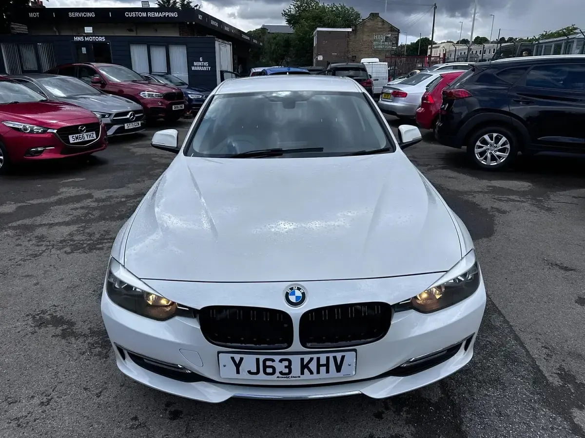 Used BMW 320 Luxury Line 2013 White Sedan
