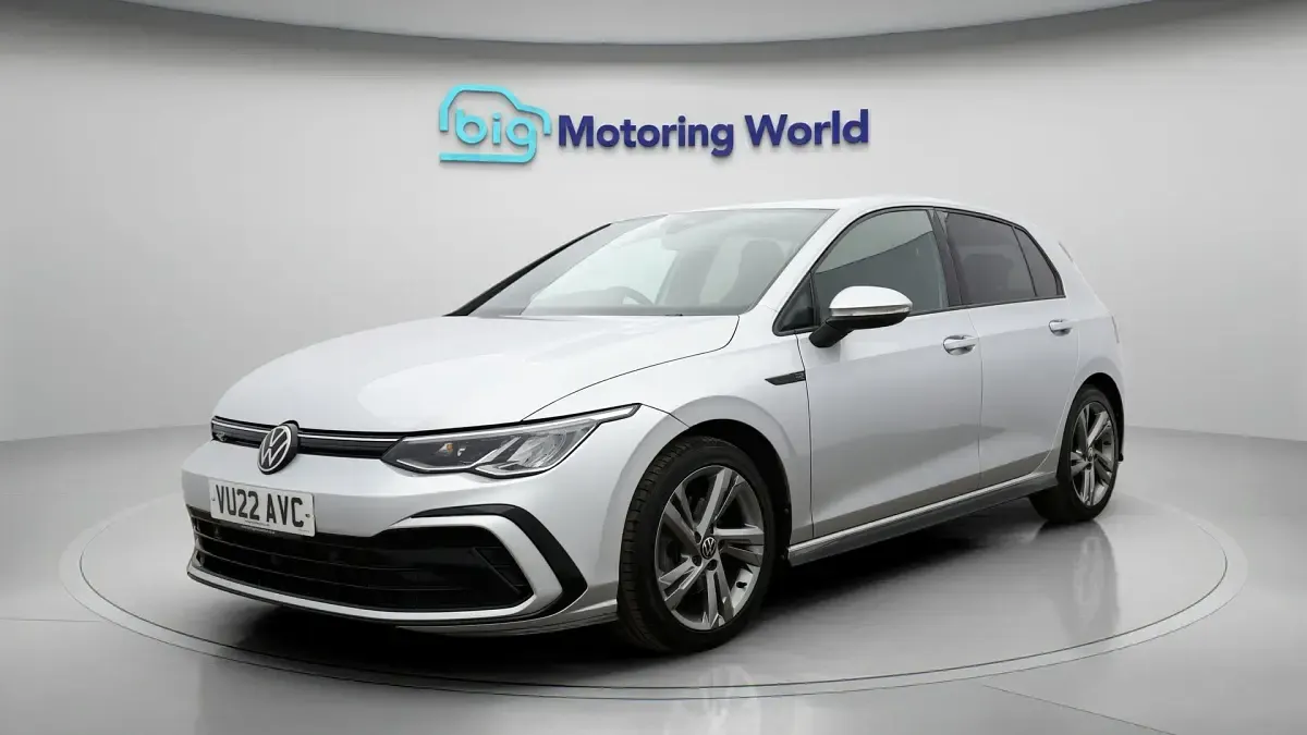 Used VW Golf VIII R-line 148 HP (108 kW) 2022 Silver Hatchback
