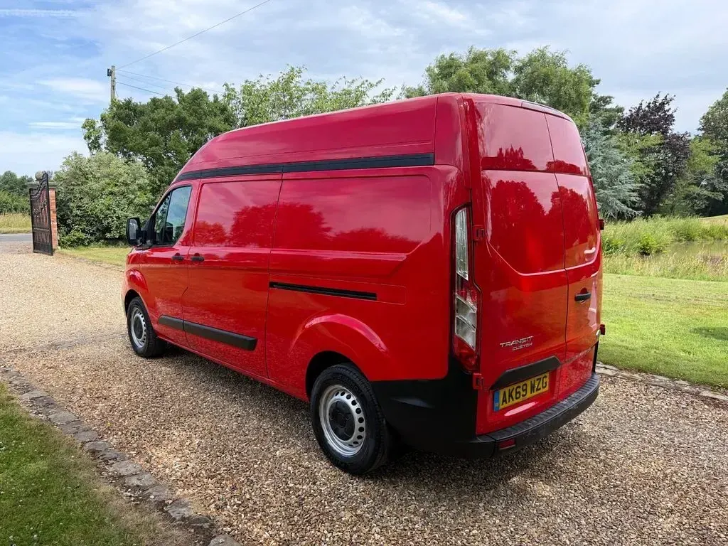 Used Ford Transit Custom 130 HP (95 kW) 2020 Red Van