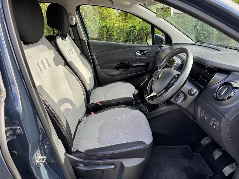 Used Renault Captur Dynamique 90 HP (66 kW) 2014 Blue SUV