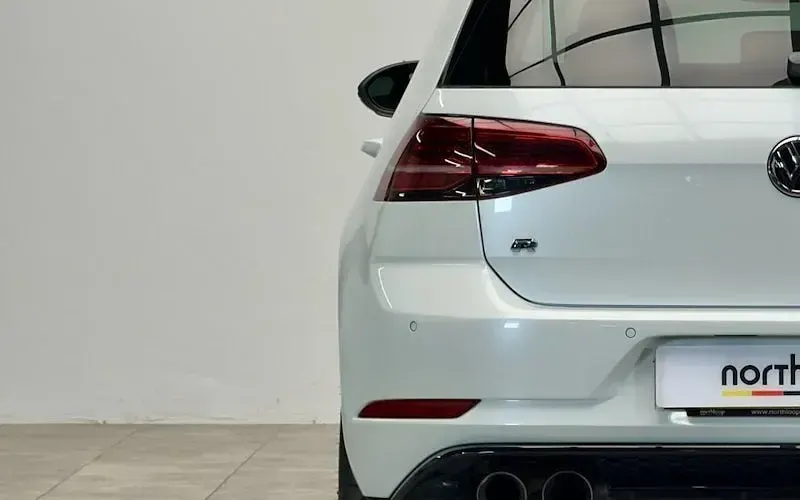 Used VW Golf VII R 300 HP (220 kW) 2019 White Hatchback