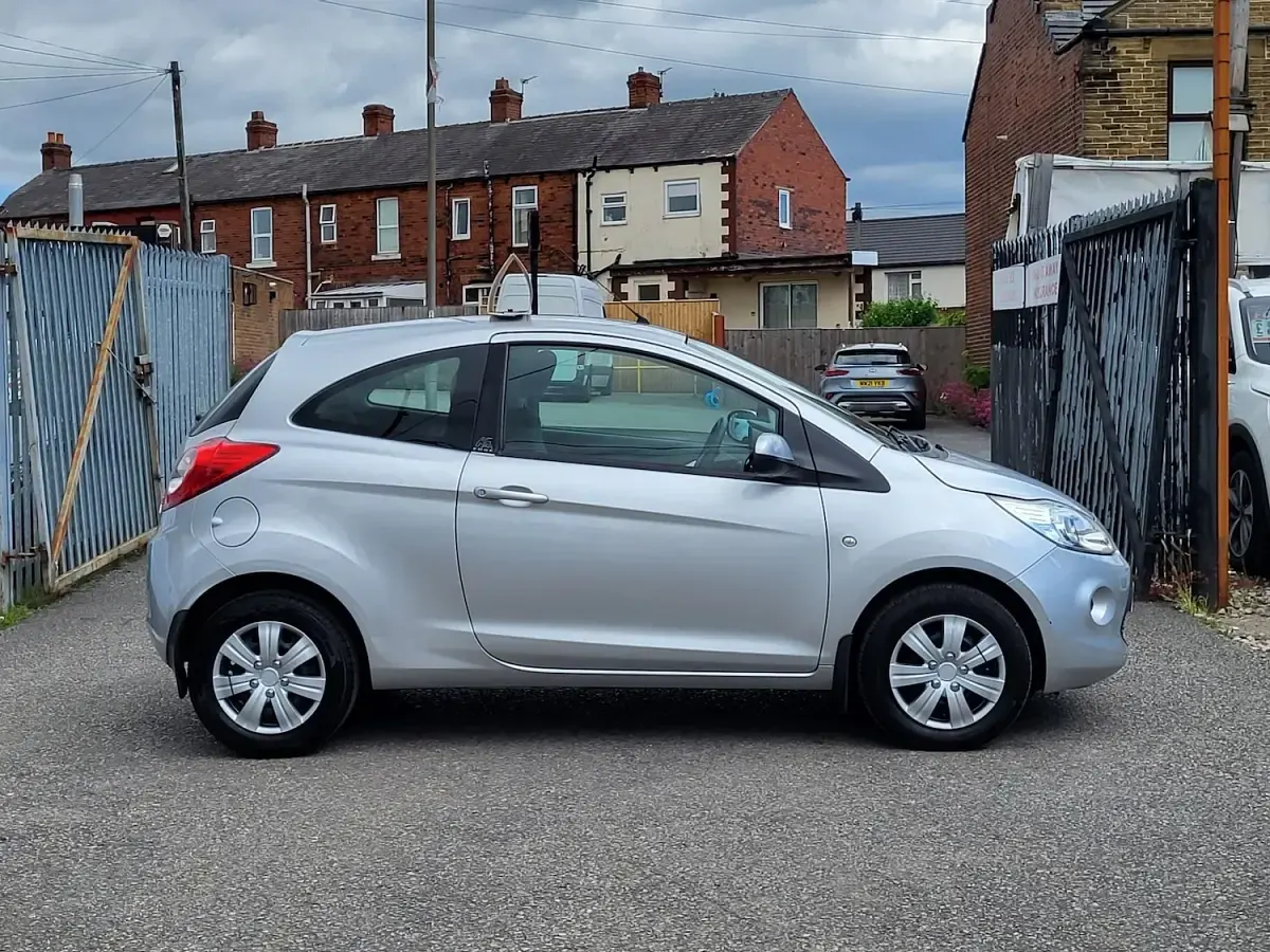 Used Ford Ka 69 HP (50 kW) 2015 Silver Hatchback