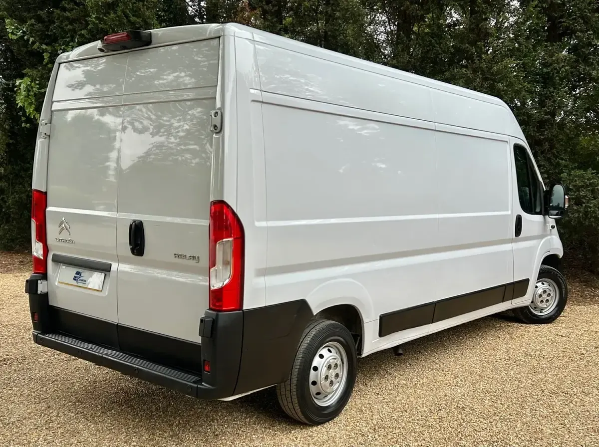 Used Citroën Relay 140 HP (102 kW) 2021 White Van