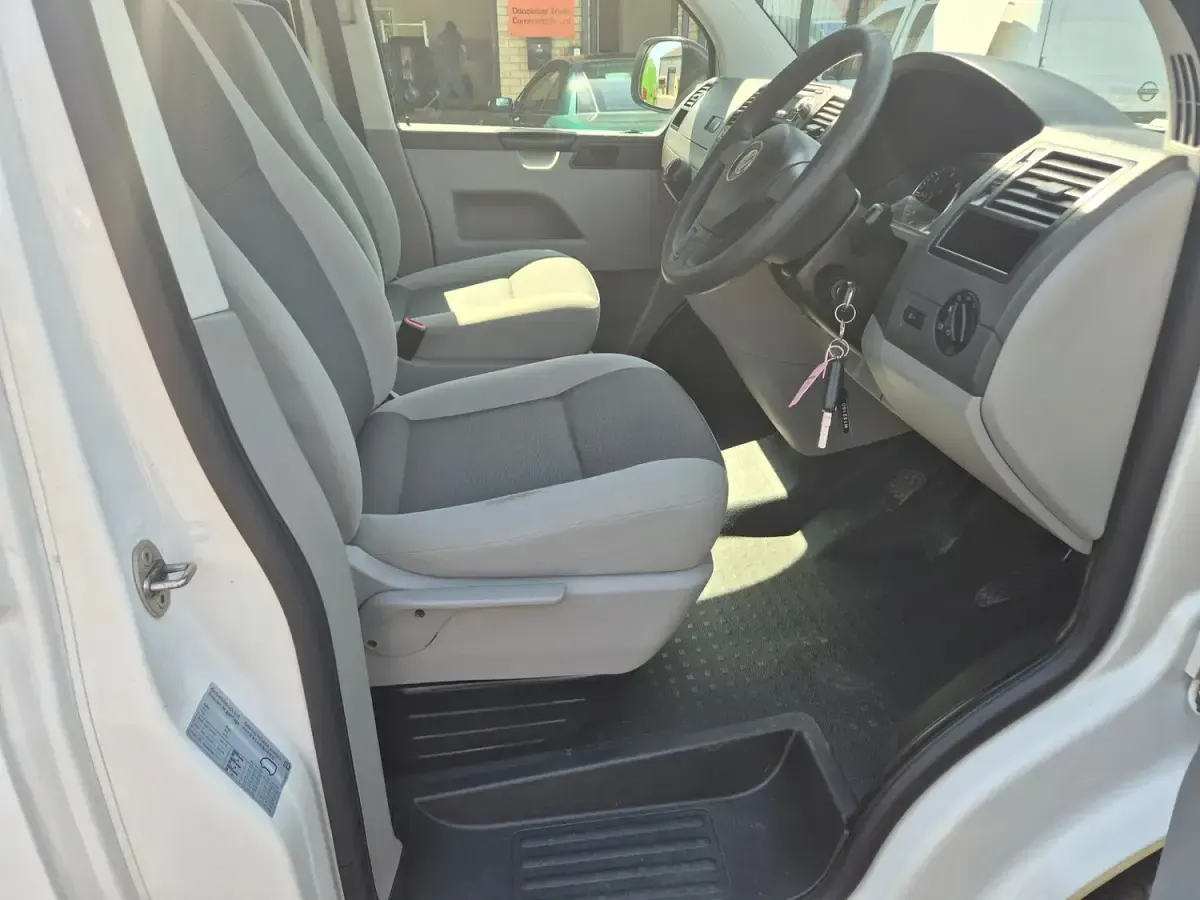 Used VW T5 102 HP (75 kW) 2014 White Van