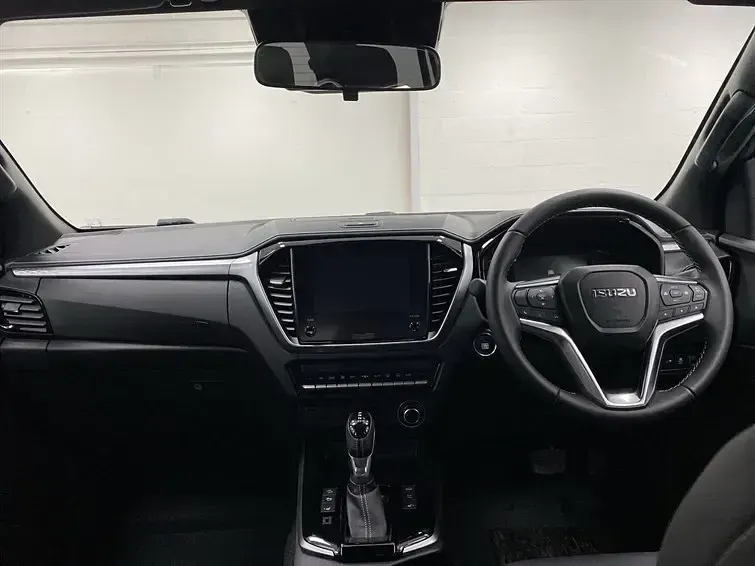 Ny Isuzu D-Max 2025 Vit Pickup