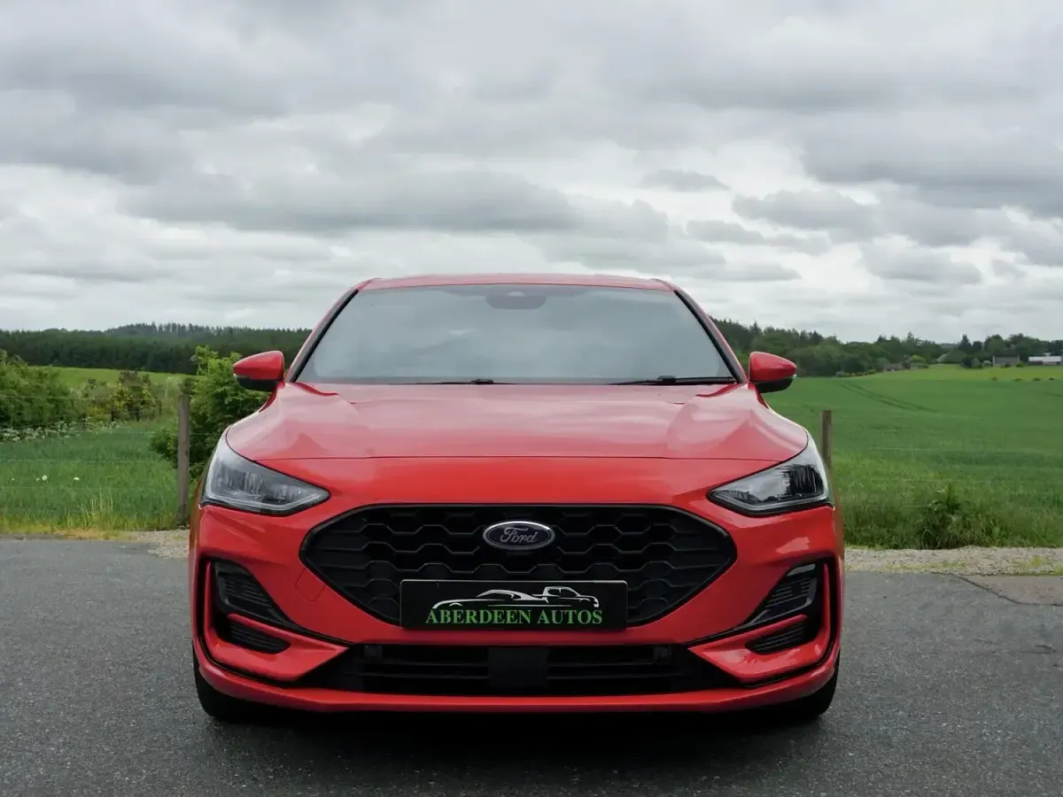 Used Ford Focus ST-Line X 125 HP (91 kW) 2024 Red Hatchback