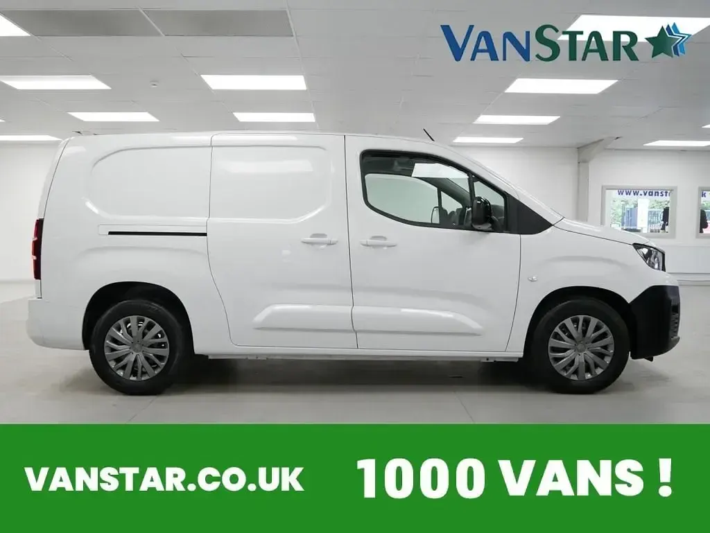 Second-hand Peugeot E-Partner Premium 100 kW (136 CP) 2024 Alb Monovolum