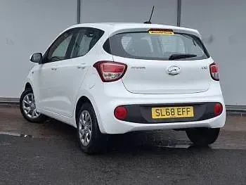 Used Hyundai i10 SE 87 HP (63 kW) 2018 White Hatchback