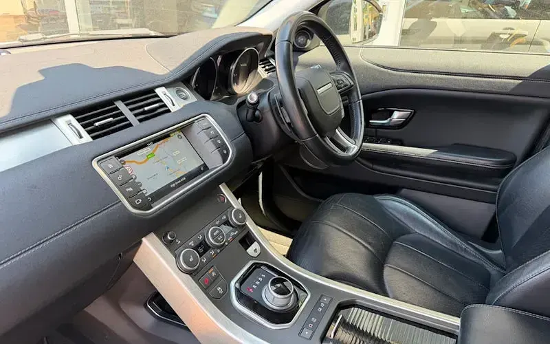 Used Land Rover Range Rover evoque SE 179 HP (131 kW) 2018 Hatchback