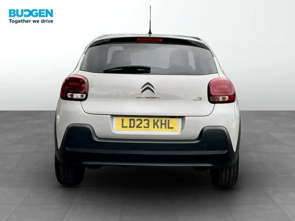 Used Citroën C3 PureTech 82 HP (60 kW) 2023 Beige Hatchback