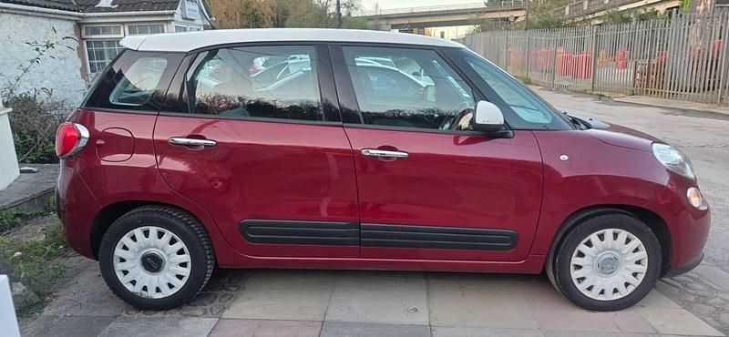 Used Fiat 500L Easy 85 HP (62 kW) 2013 Red MPV