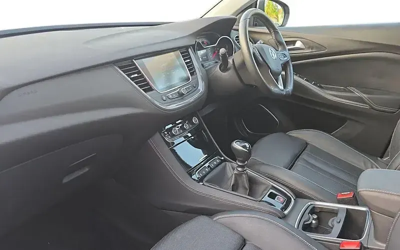 Usado Vauxhall Grandland X Elite 131 HP (96 kW) 2020 Cinzento SUV