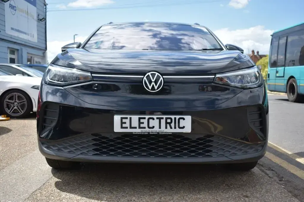Second-hand VW ID.4 Pro Performance 150 kW (204 CP) 2021 Negru SUV
