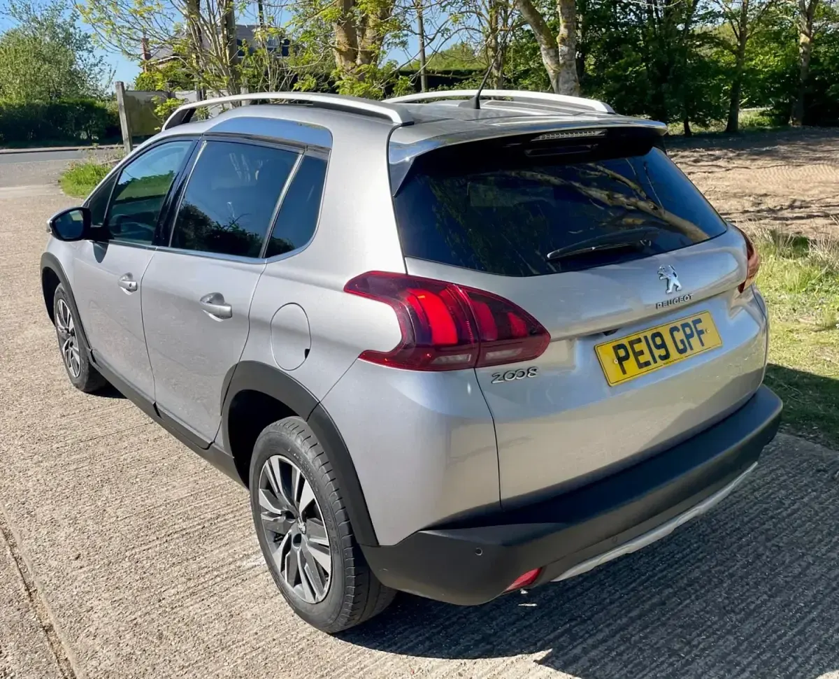 Second-hand Peugeot 2008 Allure Premium 2019 Gri SUV