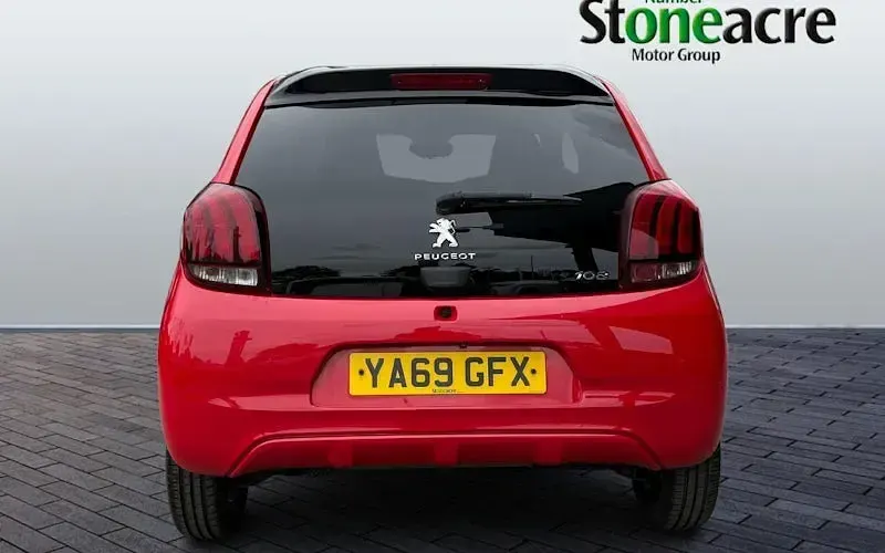 Used Peugeot 108 Allure 72 HP (52 kW) 2020 Red Hatchback