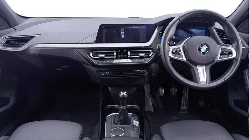 Used BMW 118 M Sport 134 HP (98 kW) 2024 White Hatchback