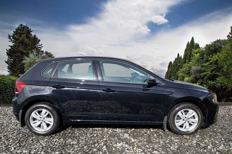 Used VW Polo SE 80 HP (58 kW) 2019 Black Hatchback