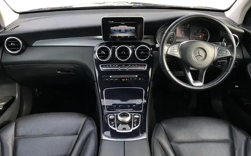 Used Mercedes GLC220 Urban 170 HP (125 kW) 2019 Blue SUV