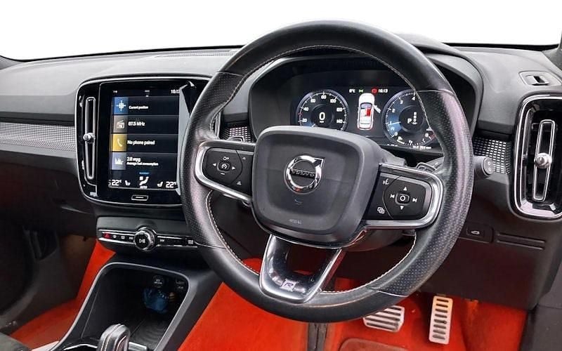 Used Volvo XC40 247 HP (181 kW) 2018 Grey SUV