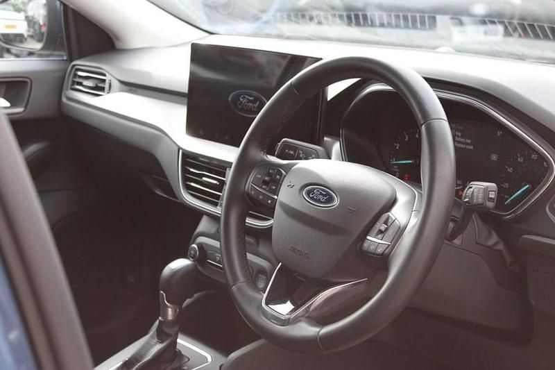 Używany Ford Focus Titanium 2023 Niebieski Hatchback