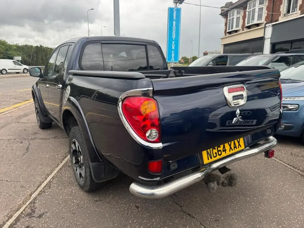 Used Mitsubishi L200 2015 Blue Pickup