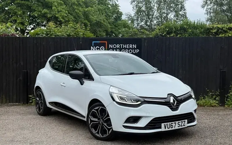 Used Renault Clio IV Dynamique 90 HP (66 kW) 2017 Hatchback