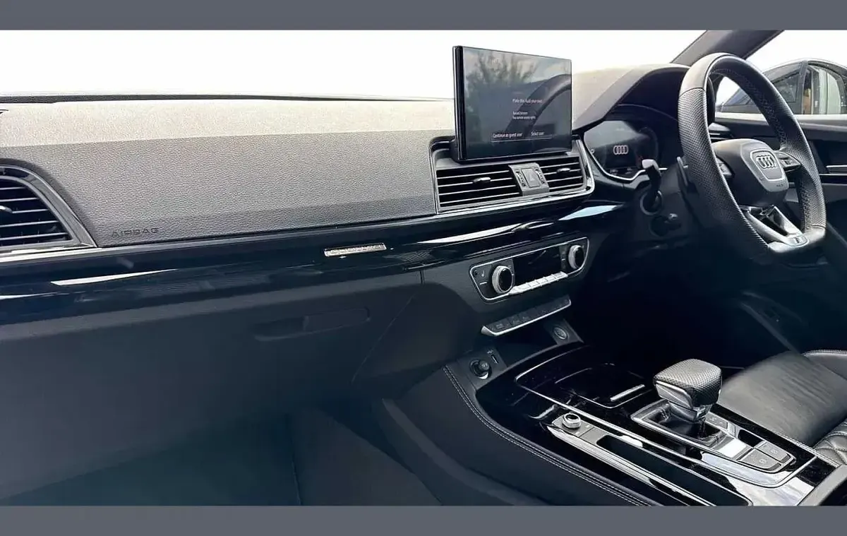 Used Audi Q5 Comfort 261 HP (191 kW) 2022 Grey SUV