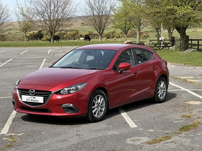Begagnad Mazda 3 2014 Röd Halvkombi