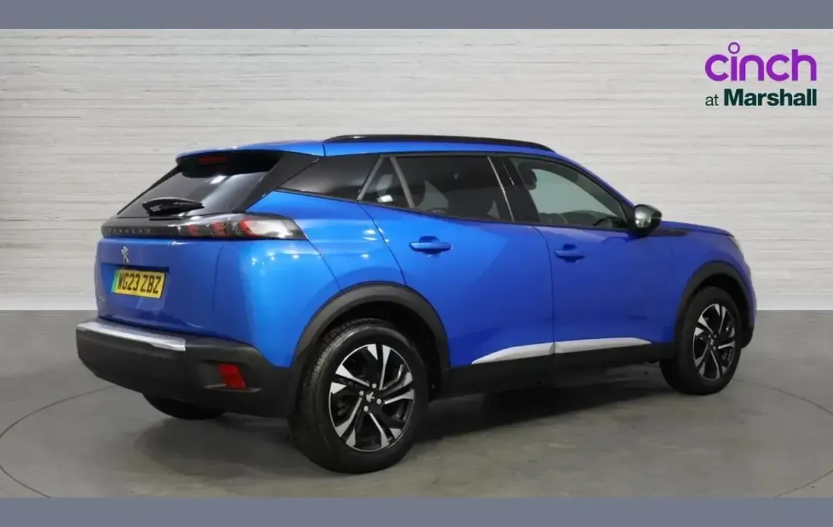 Usado Peugeot e-2008 Allure+ 100 kW (136 CV) 2023 Azul SUV