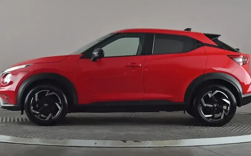 Used Nissan Juke N-Connecta 114 HP (83 kW) 2023 Red SUV