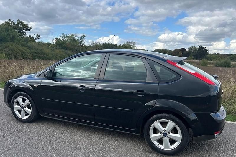 Black Used 2007 Ford Focus Zetec Hatchback | £1,200 (Good price) - Image 1/1