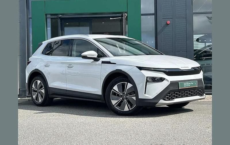 Moon white metallic Used 2025 Skoda Elroq SUV | £29,500 (Fair price) - Image 1/4